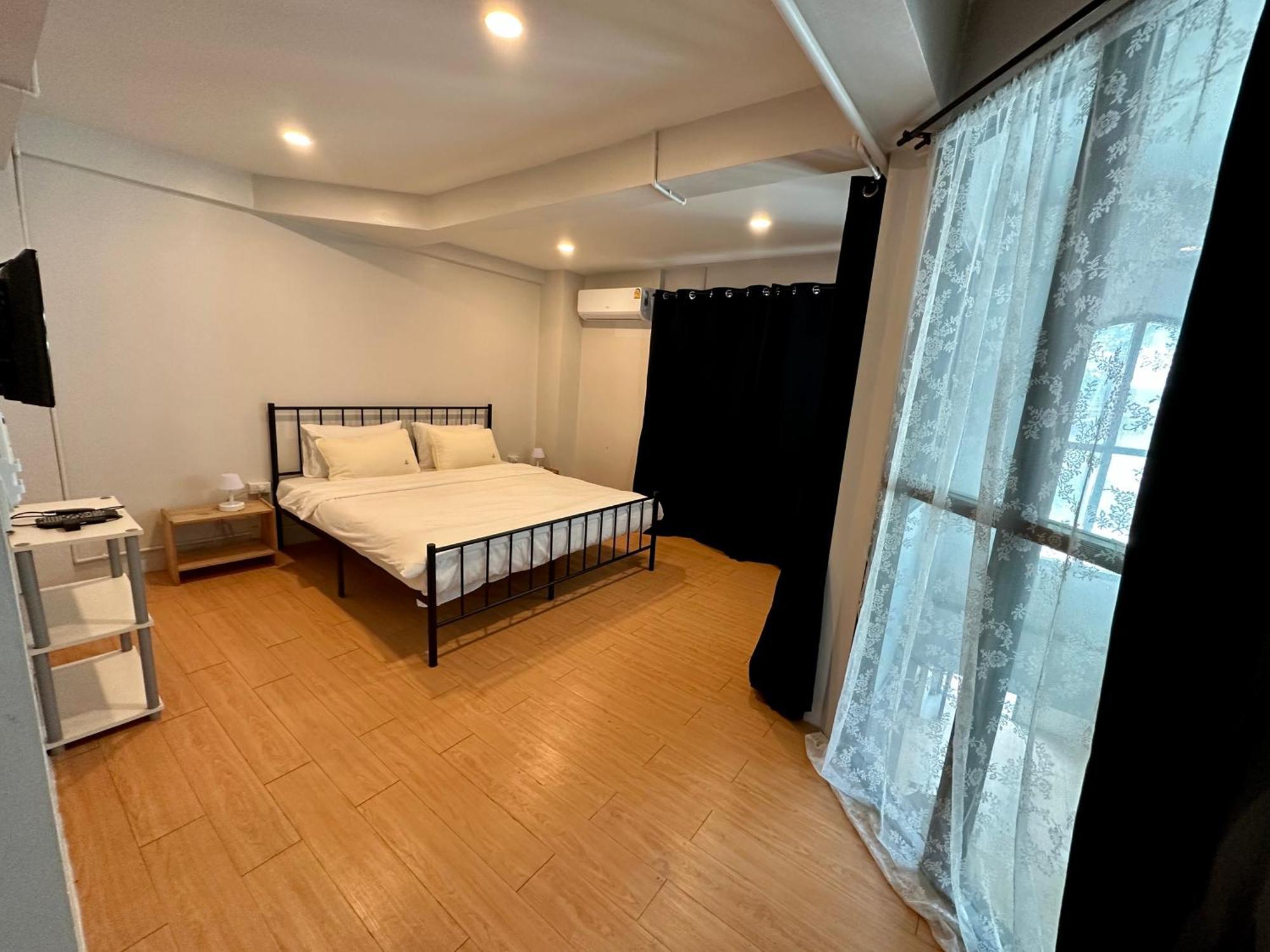 The Cute Silom Hostel Банкок Екстериор снимка
