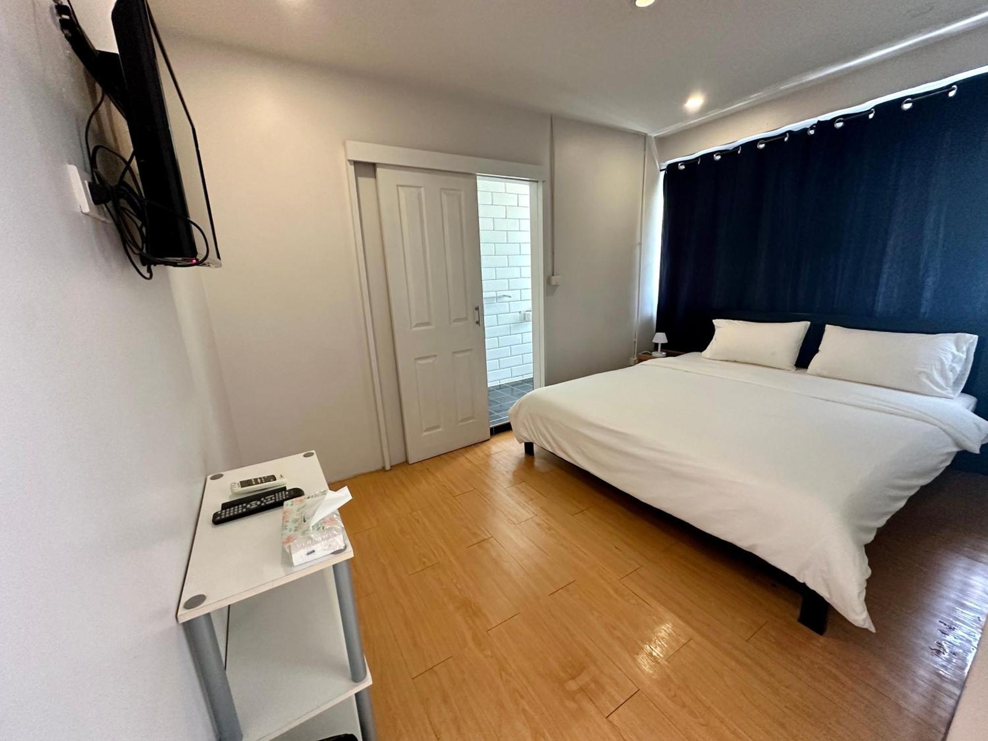 The Cute Silom Hostel Банкок Екстериор снимка