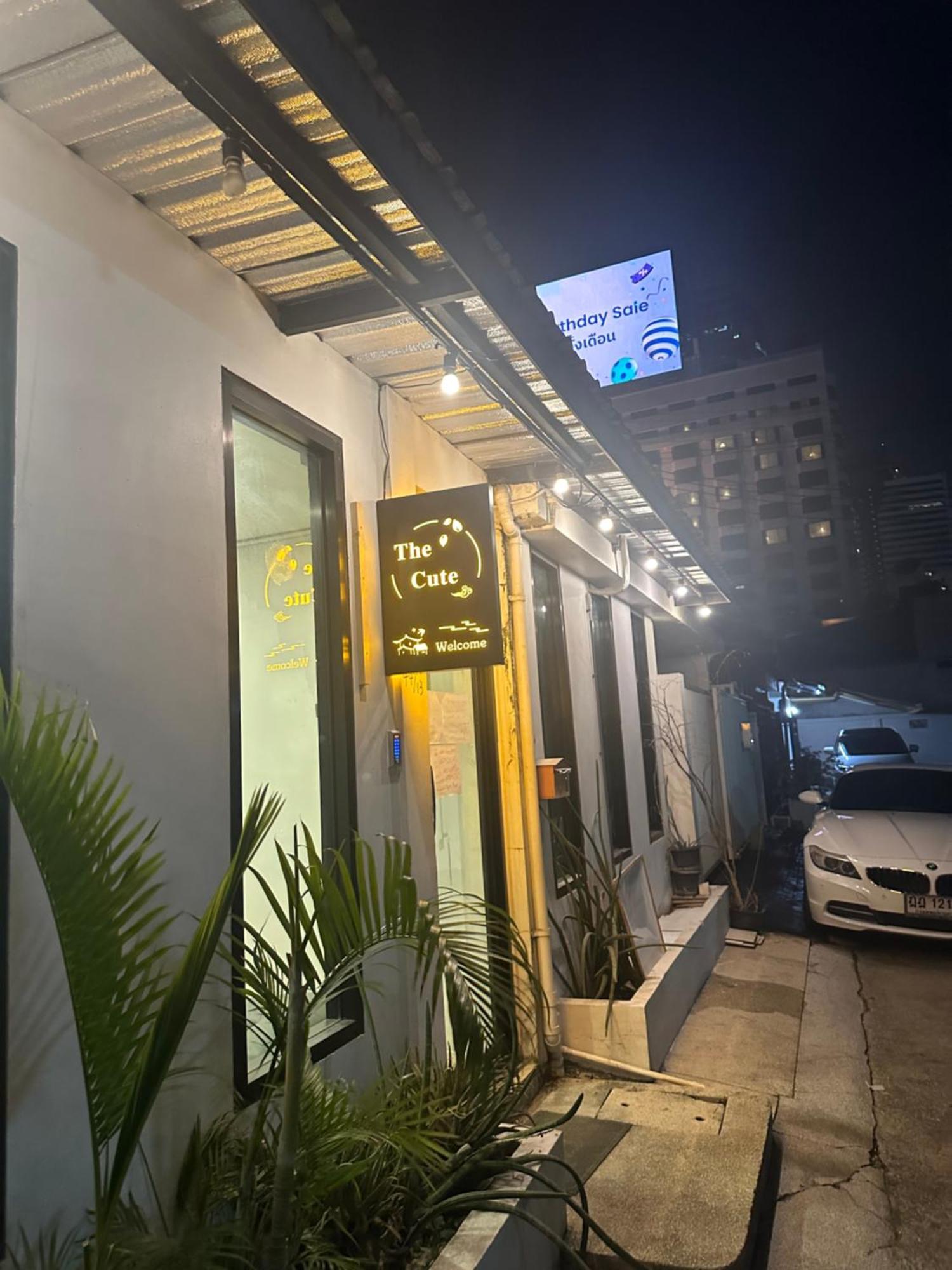 The Cute Silom Hostel Банкок Екстериор снимка