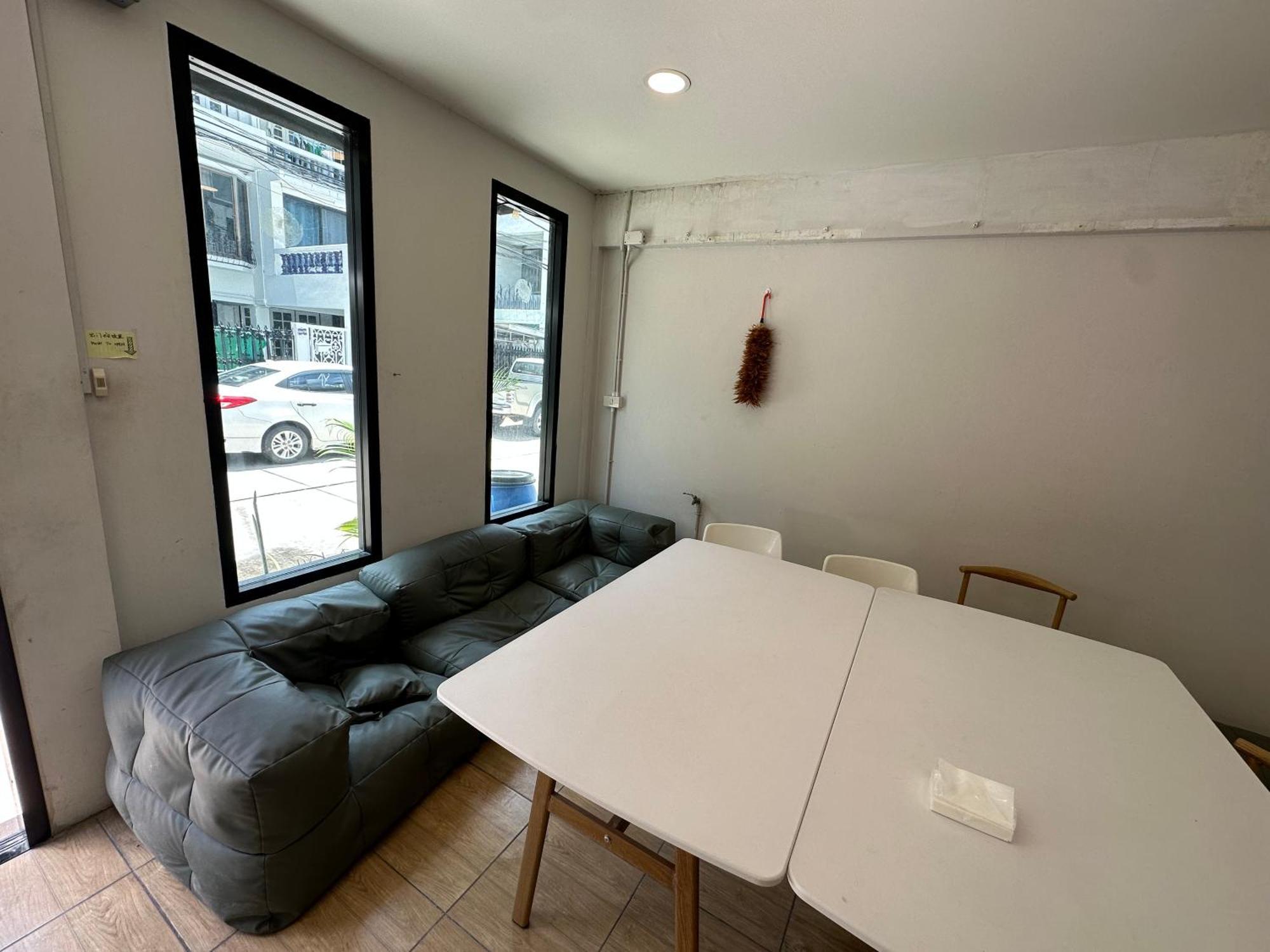 The Cute Silom Hostel Банкок Екстериор снимка