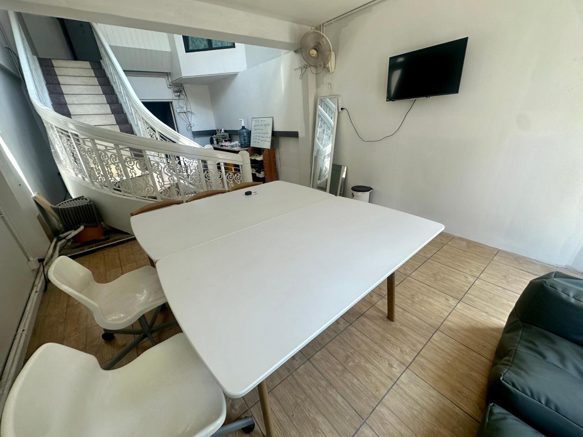 The Cute Silom Hostel Банкок Екстериор снимка