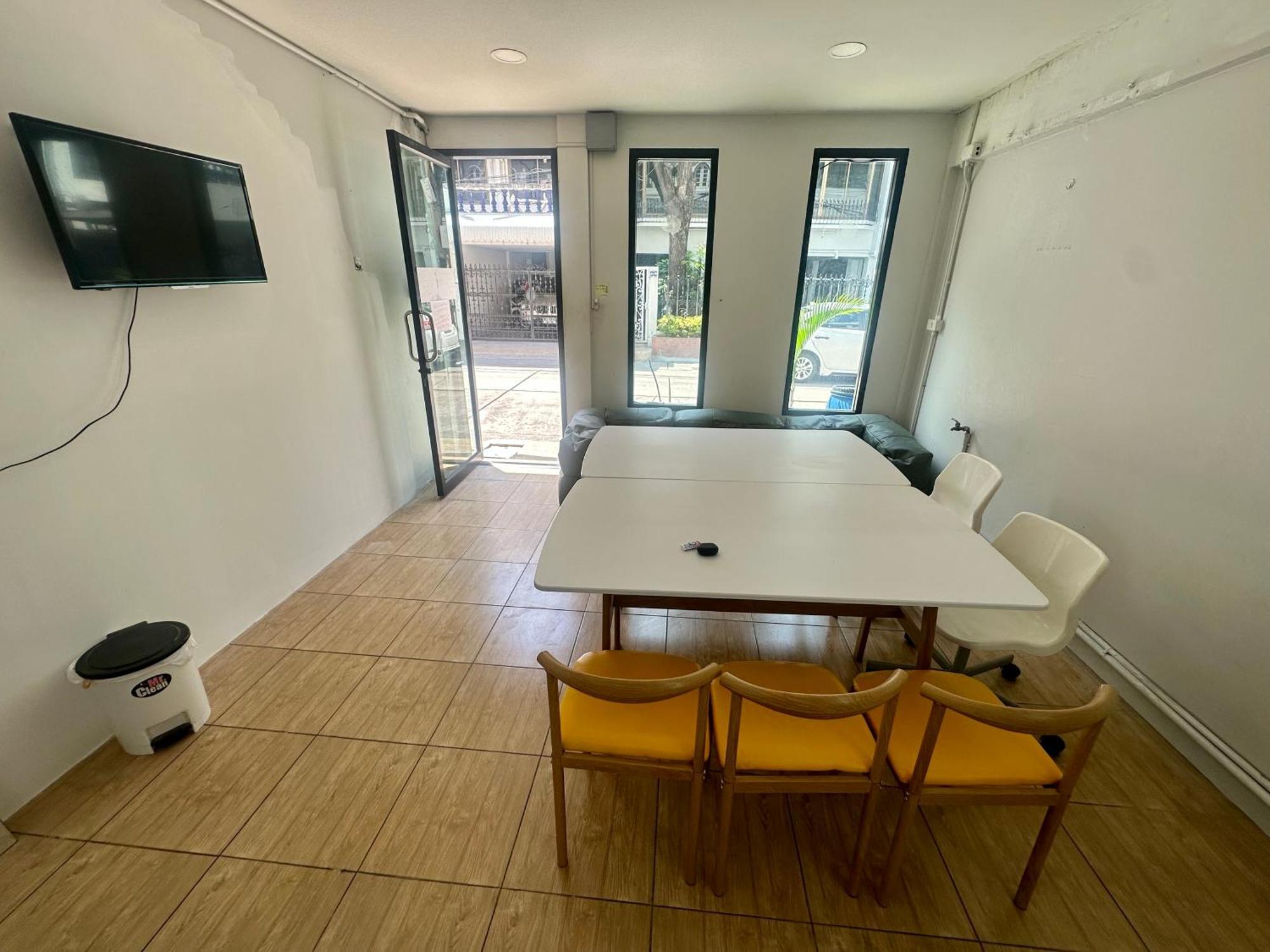 The Cute Silom Hostel Банкок Екстериор снимка